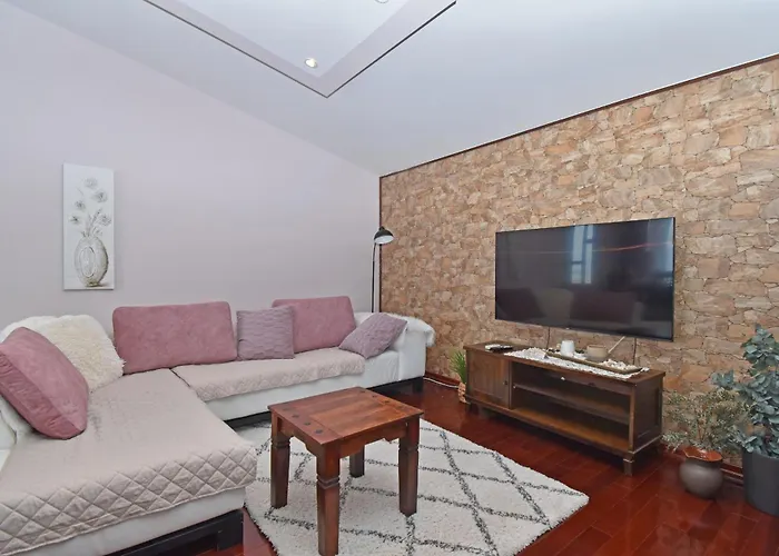 Apartment & Rooms Meri Tucepi